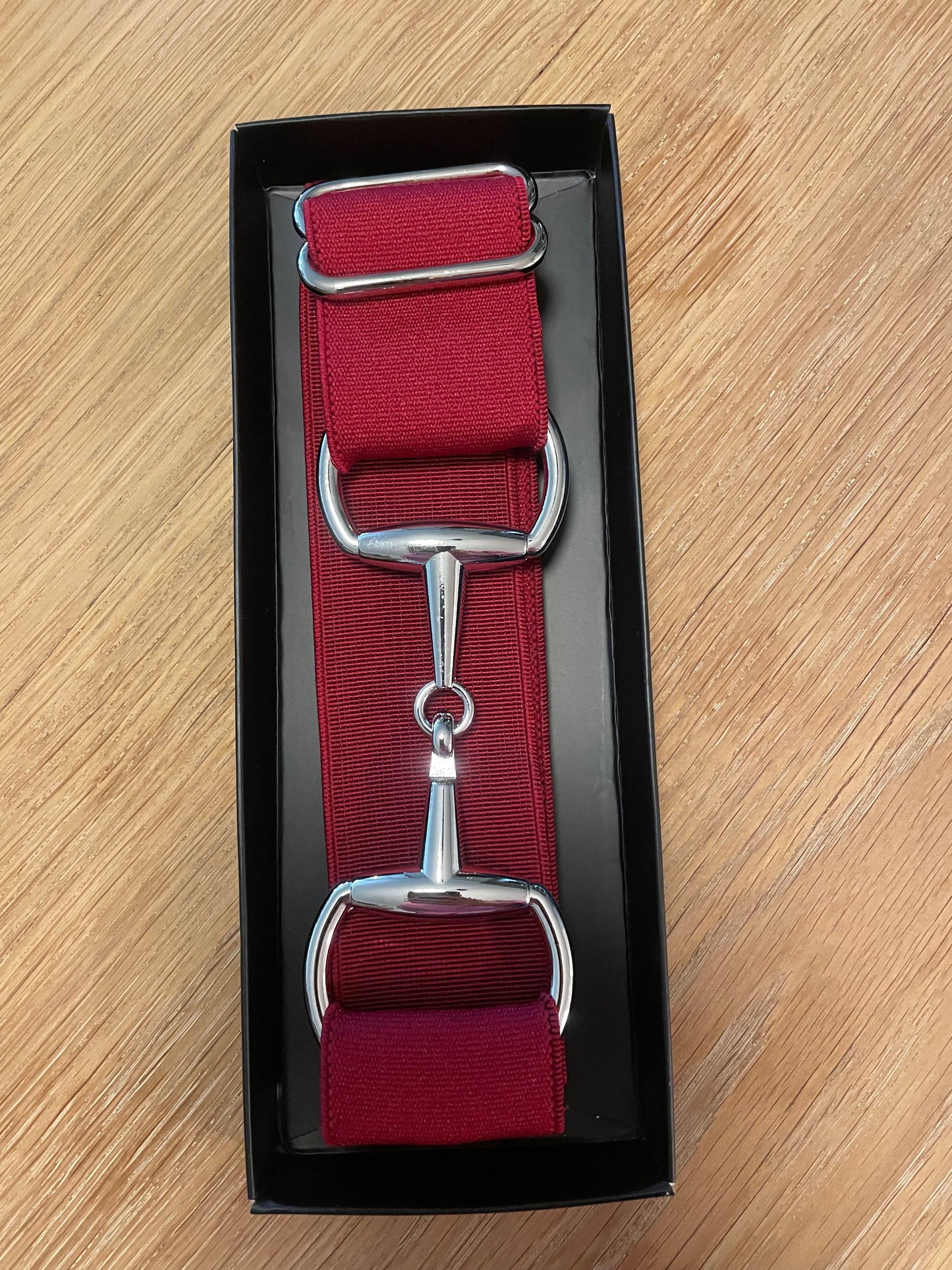 Snaffle bit belt red / silver